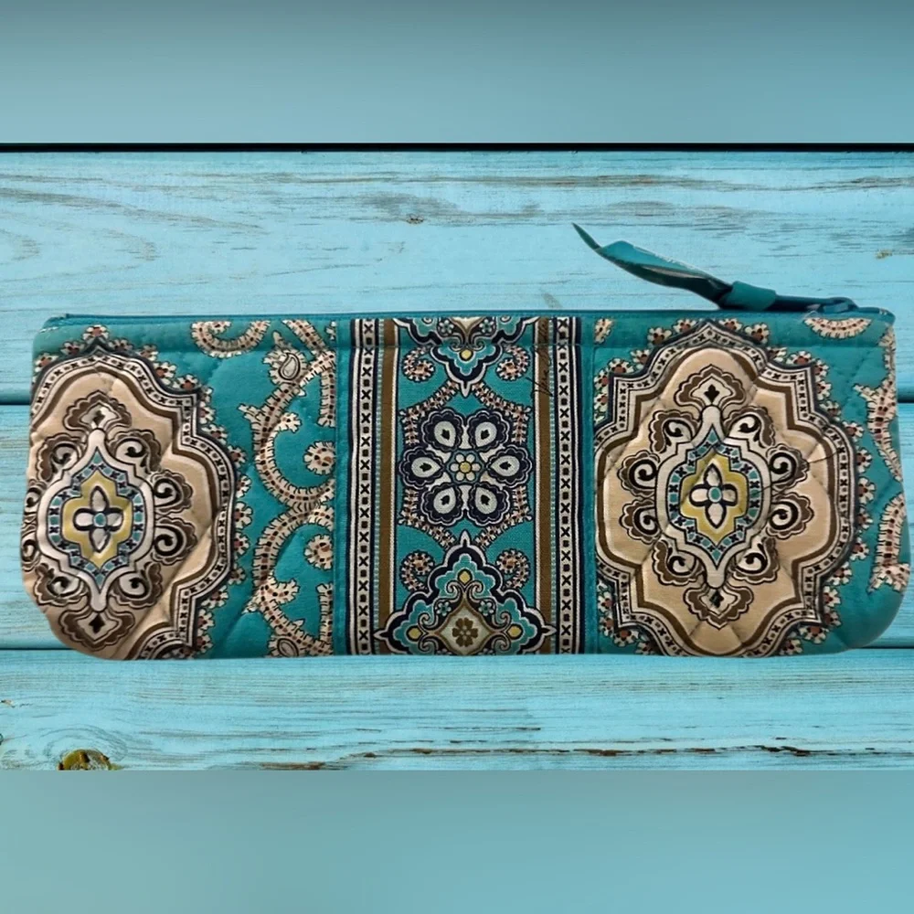 Vera Bradley “Brush & Pencil” Cosmetic Case in “Totally Turq”  NWOT